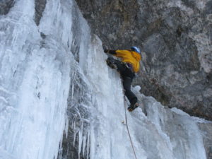 Eisklettern bei der Erlebniswelt Muotathal