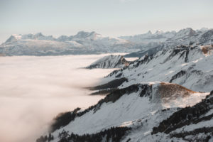 Nebelmeer Fronalpstock im Winter